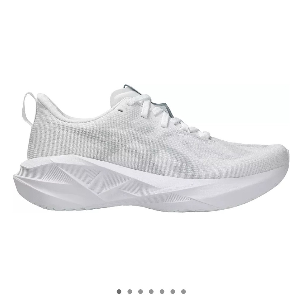 ASICS Novablast 5 women’s